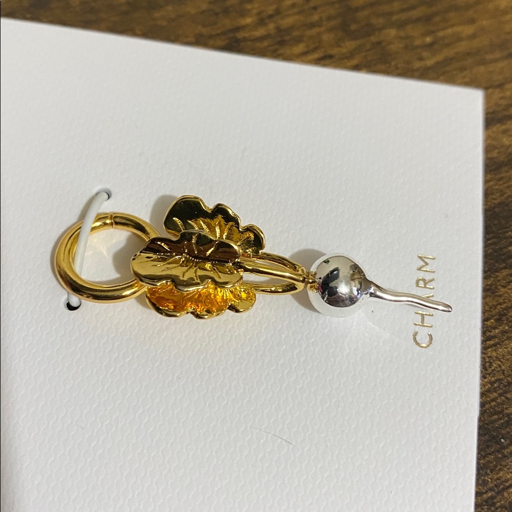 NWT MADEWELL Mixed Metal Radish Charm - Picture 6 of 7